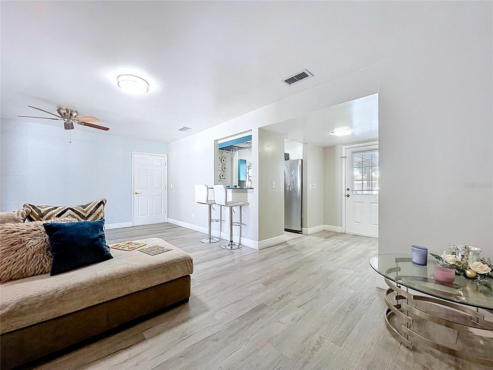 Image 20 of 43 For 6408 Town N Country Boulevard