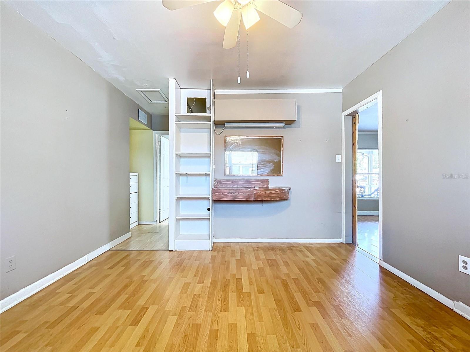 Image 32 of 43 For 6408 Town N Country Boulevard