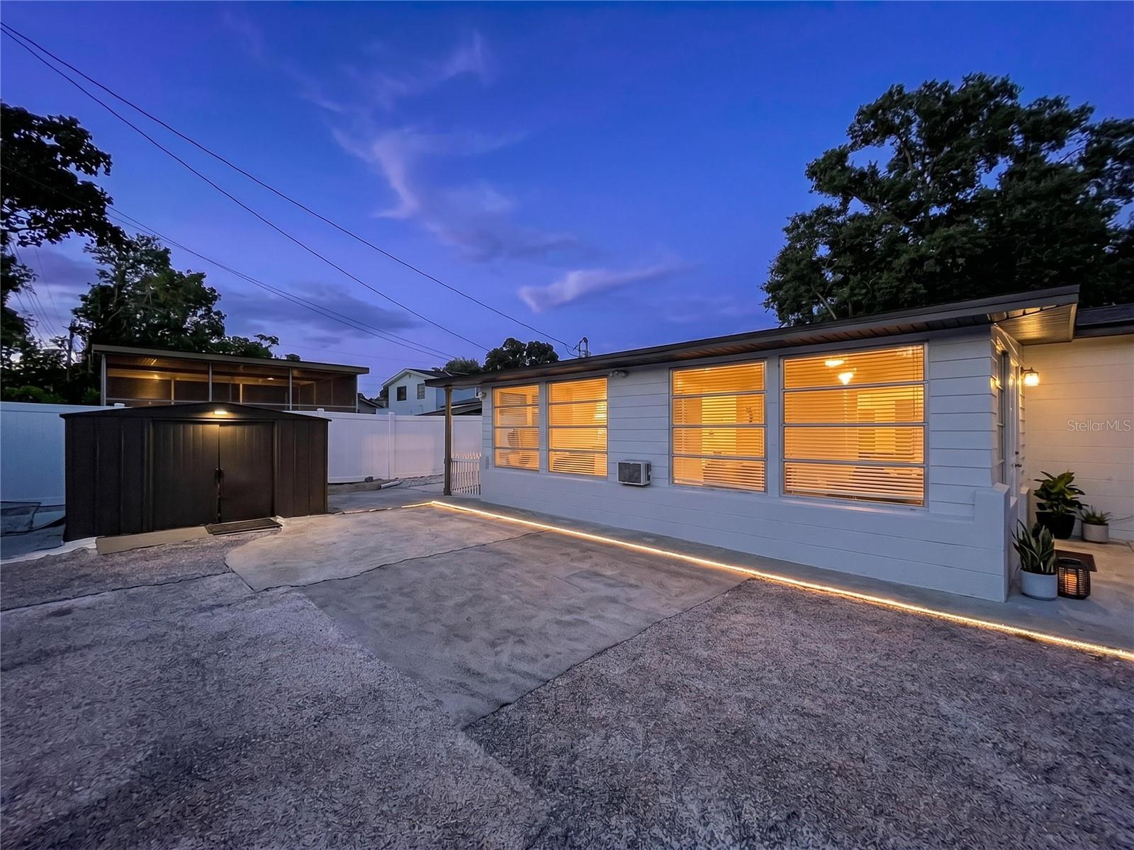 Image 6 of 43 For 6408 Town N Country Boulevard