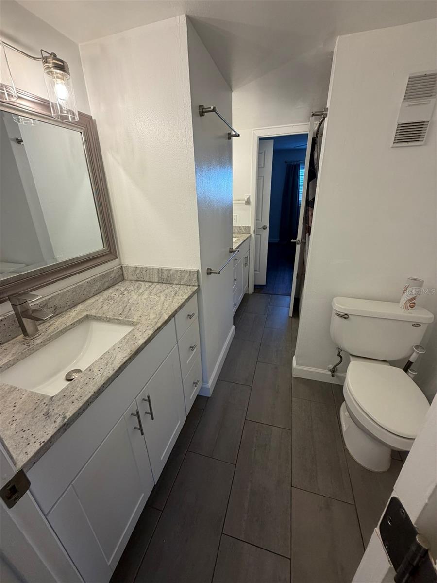 Image 15 of 18 For 4508 Oak Drive T91