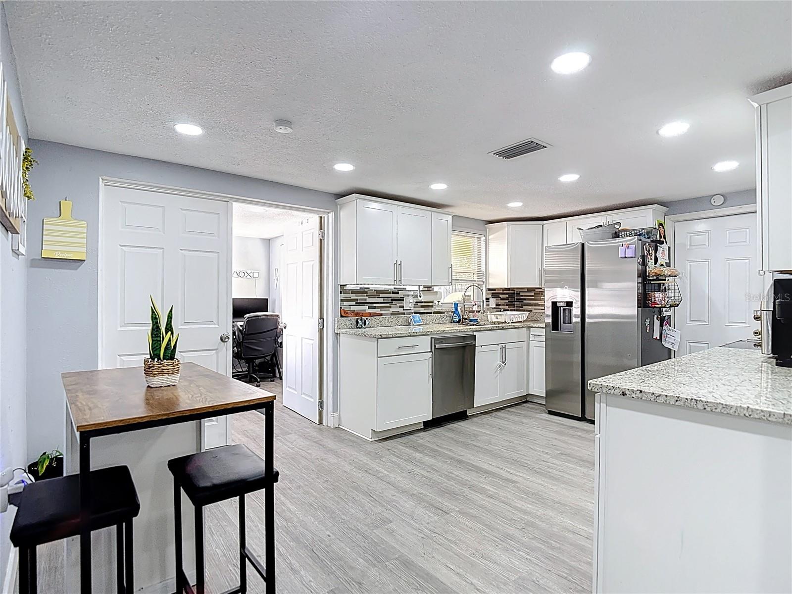 Image 3 of 12 For 5913 Appletree Road