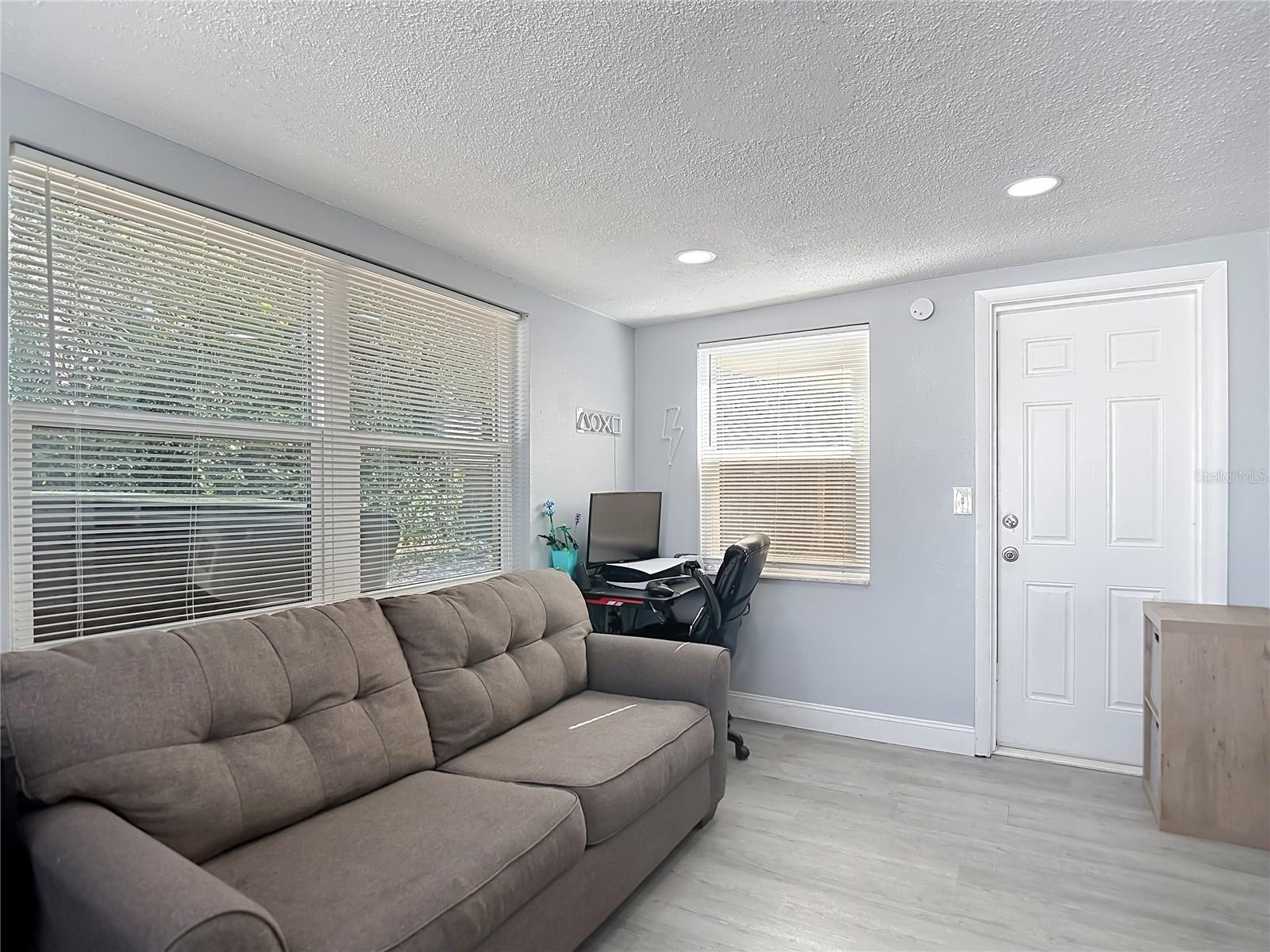 Image 6 of 12 For 5913 Appletree Road