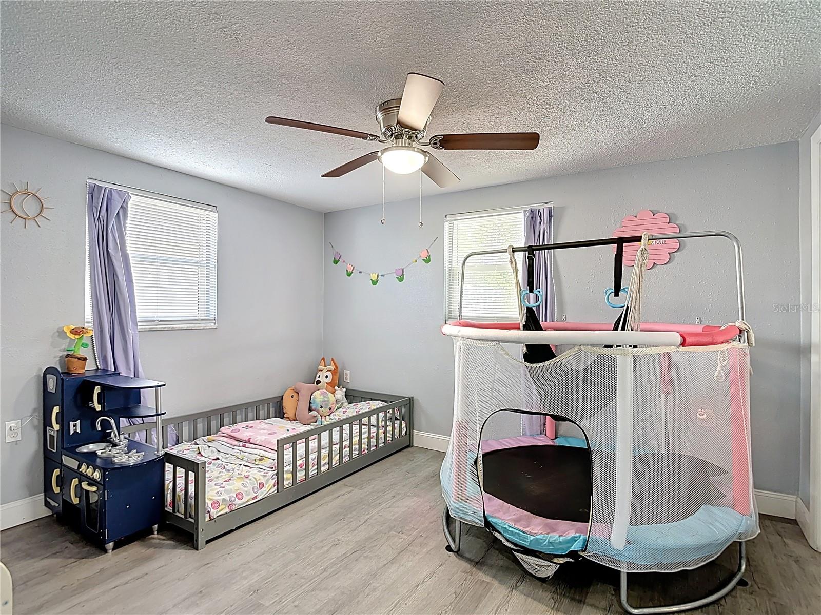 Image 7 of 12 For 5913 Appletree Road
