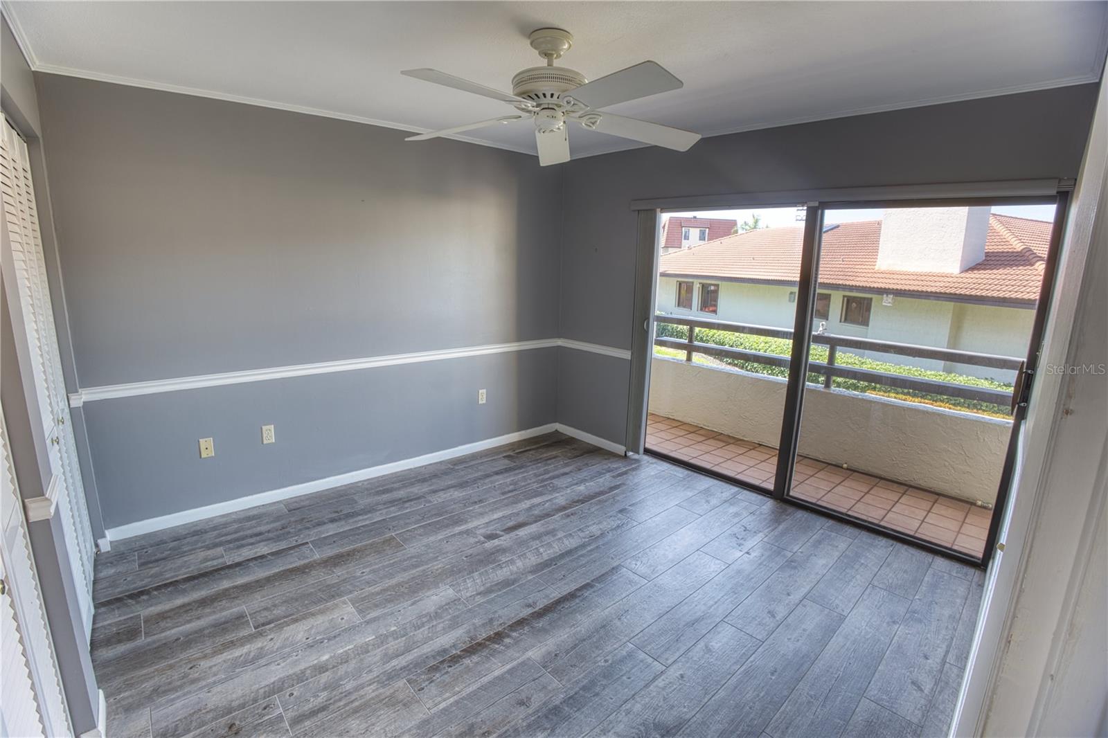 Image 29 of 54 For 131 1st Street E 102