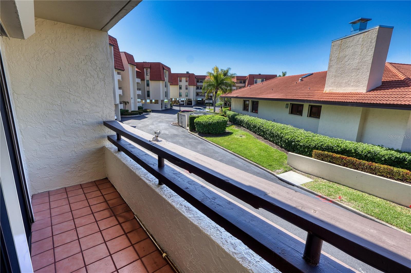 Image 31 of 54 For 131 1st Street E 102