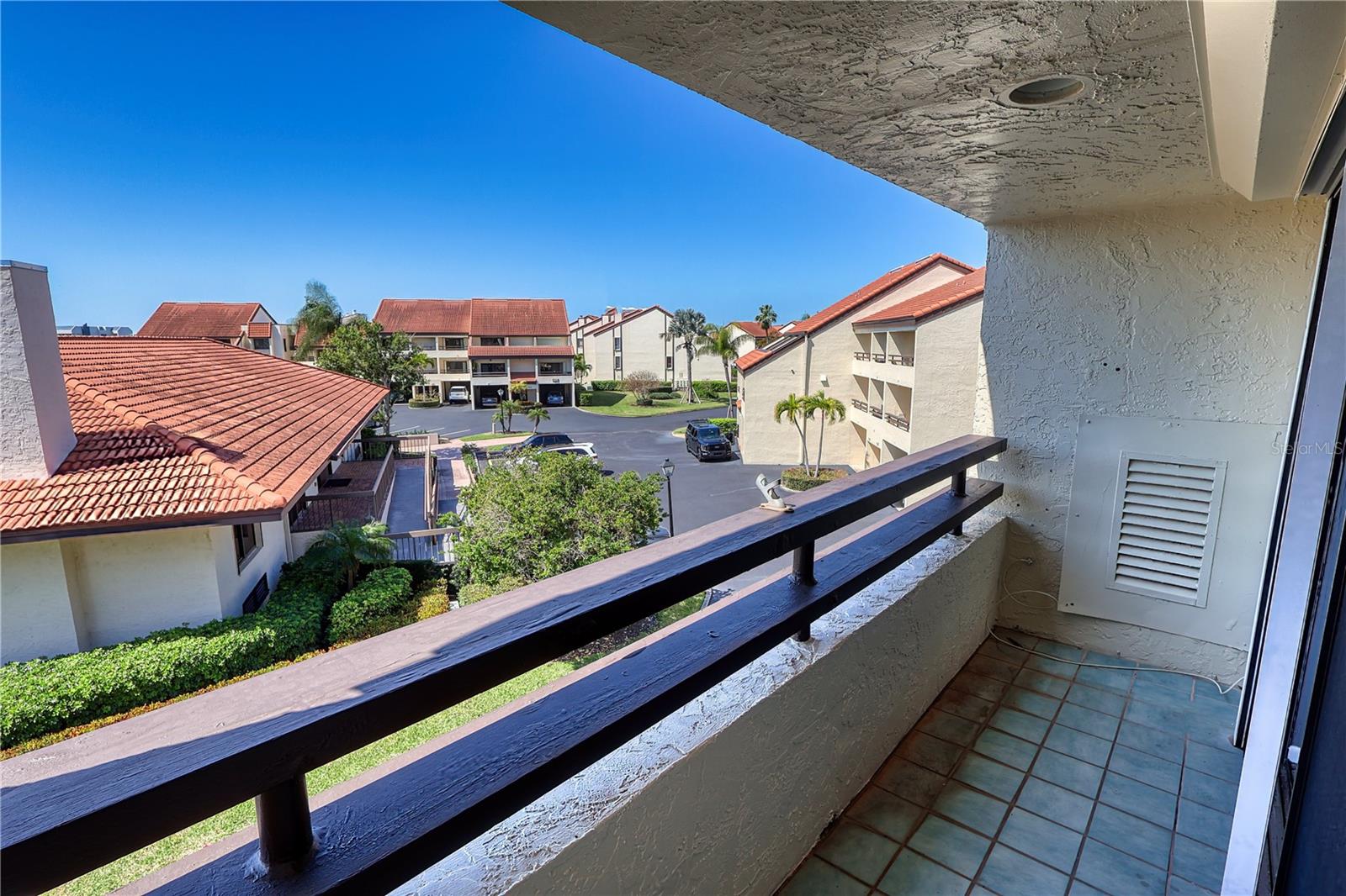 Image 50 of 54 For 131 1st Street E 102