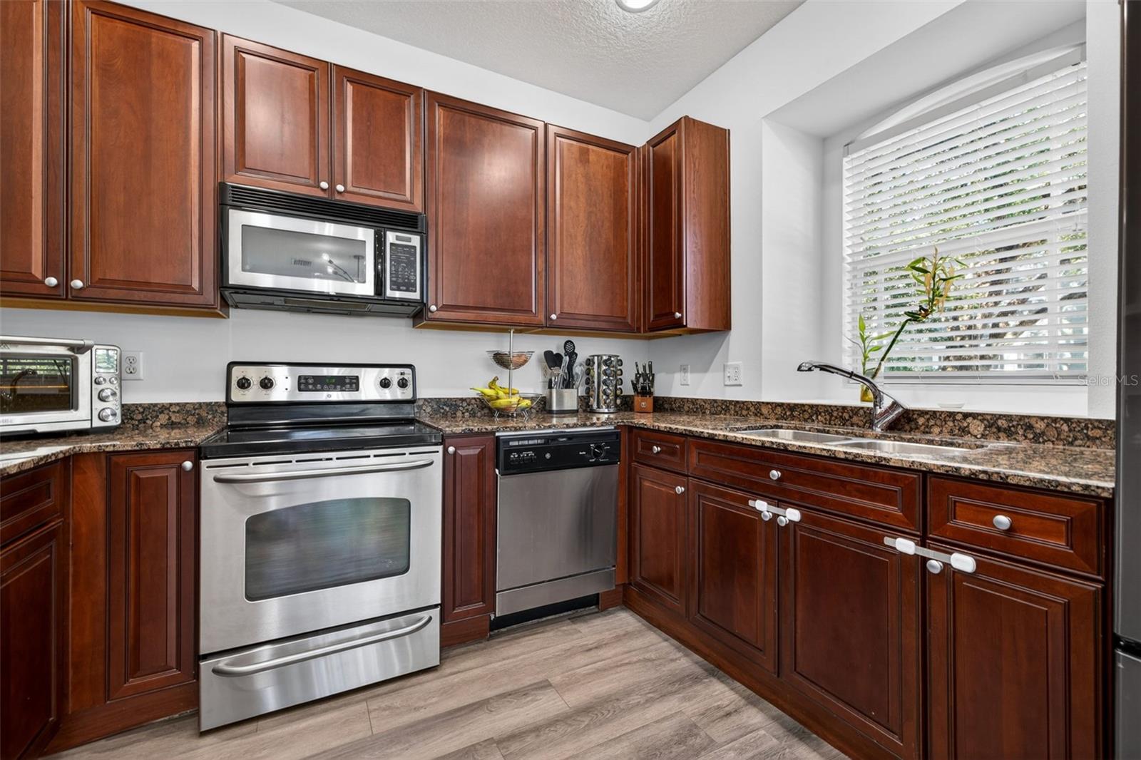 Image 13 of 33 For 204 Rock Garden Place 1