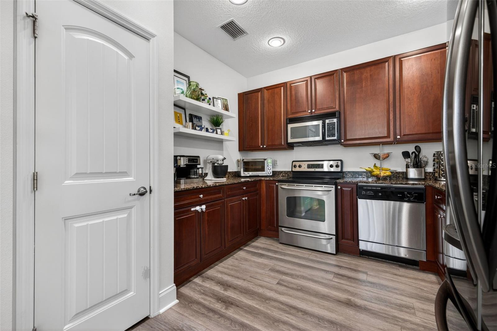 Image 14 of 33 For 204 Rock Garden Place 1