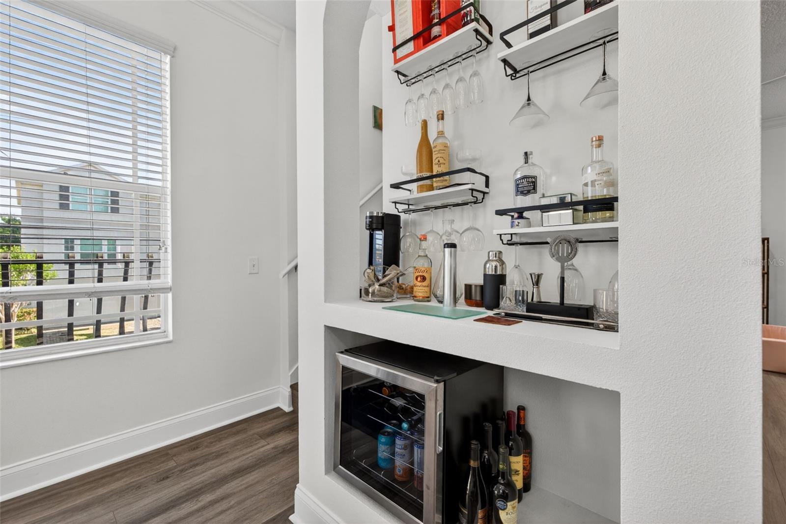 Image 17 of 33 For 204 Rock Garden Place 1