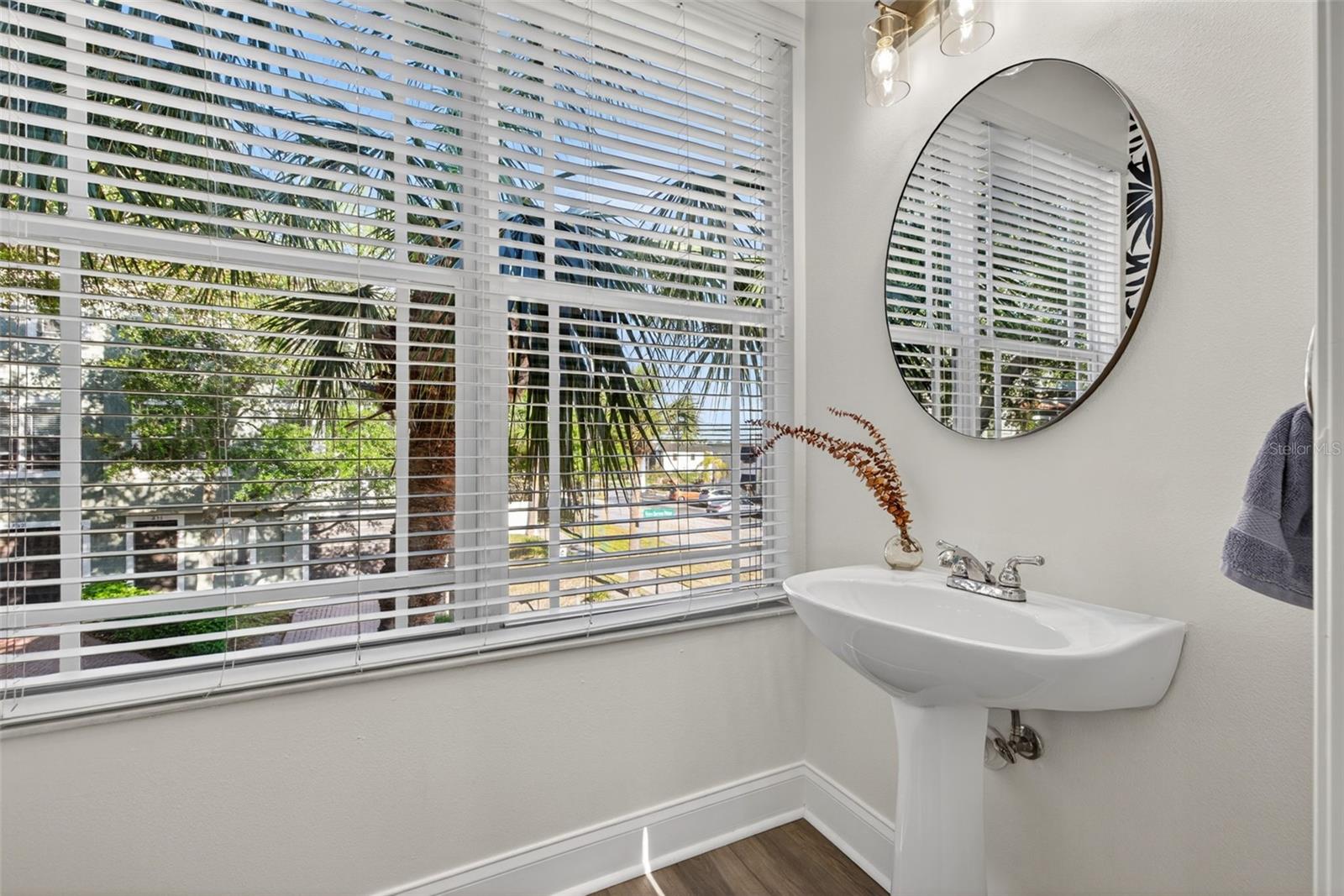 Image 20 of 33 For 204 Rock Garden Place 1