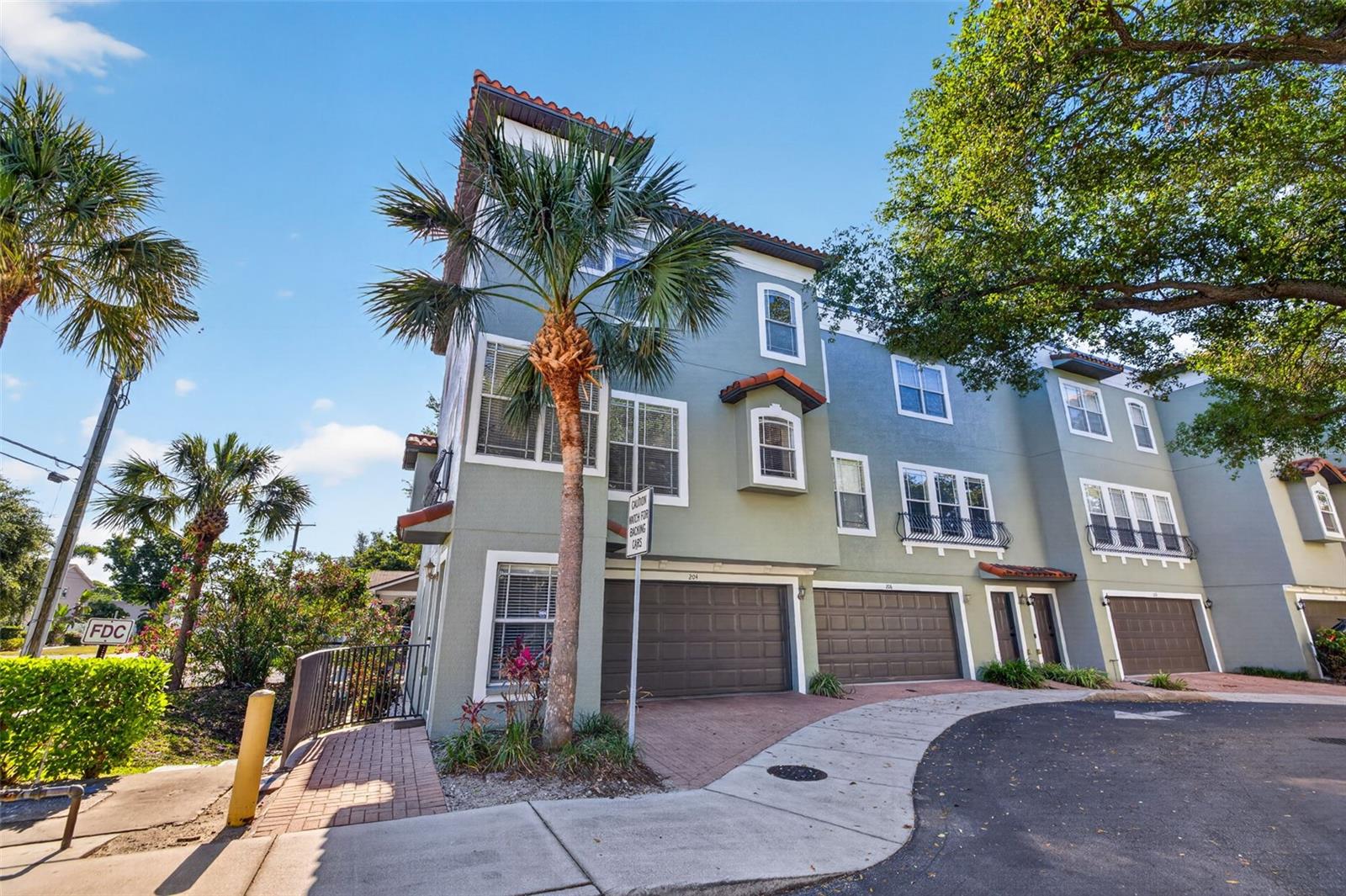 Image 3 of 33 For 204 Rock Garden Place 1