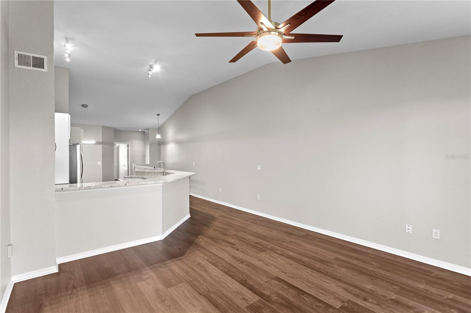 Image 13 of 49 For 943 Normandy Trace Road