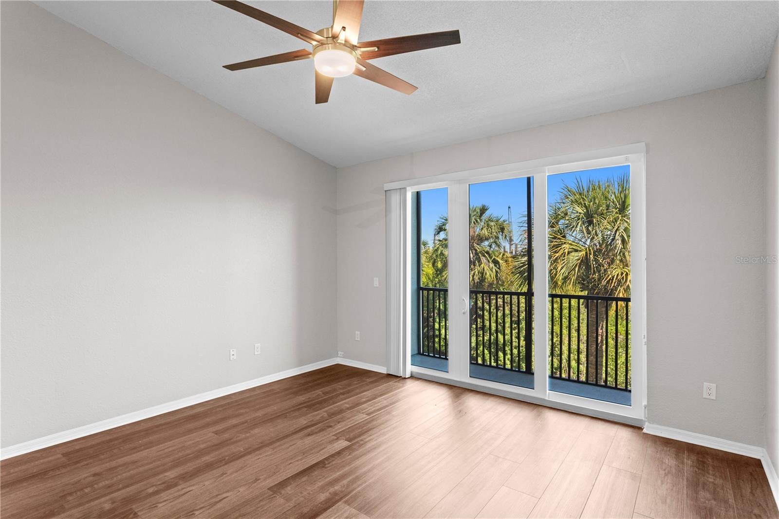 Image 16 of 49 For 943 Normandy Trace Road