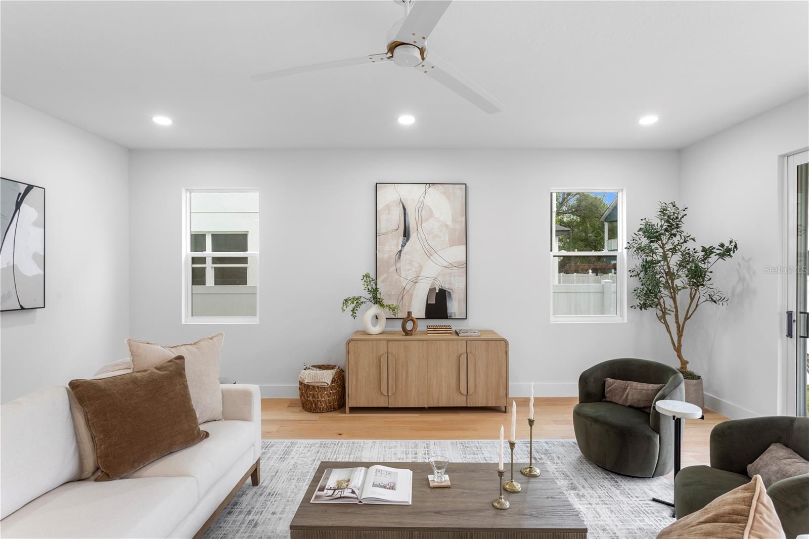 Image 18 of 48 For 6830 De Soto Street