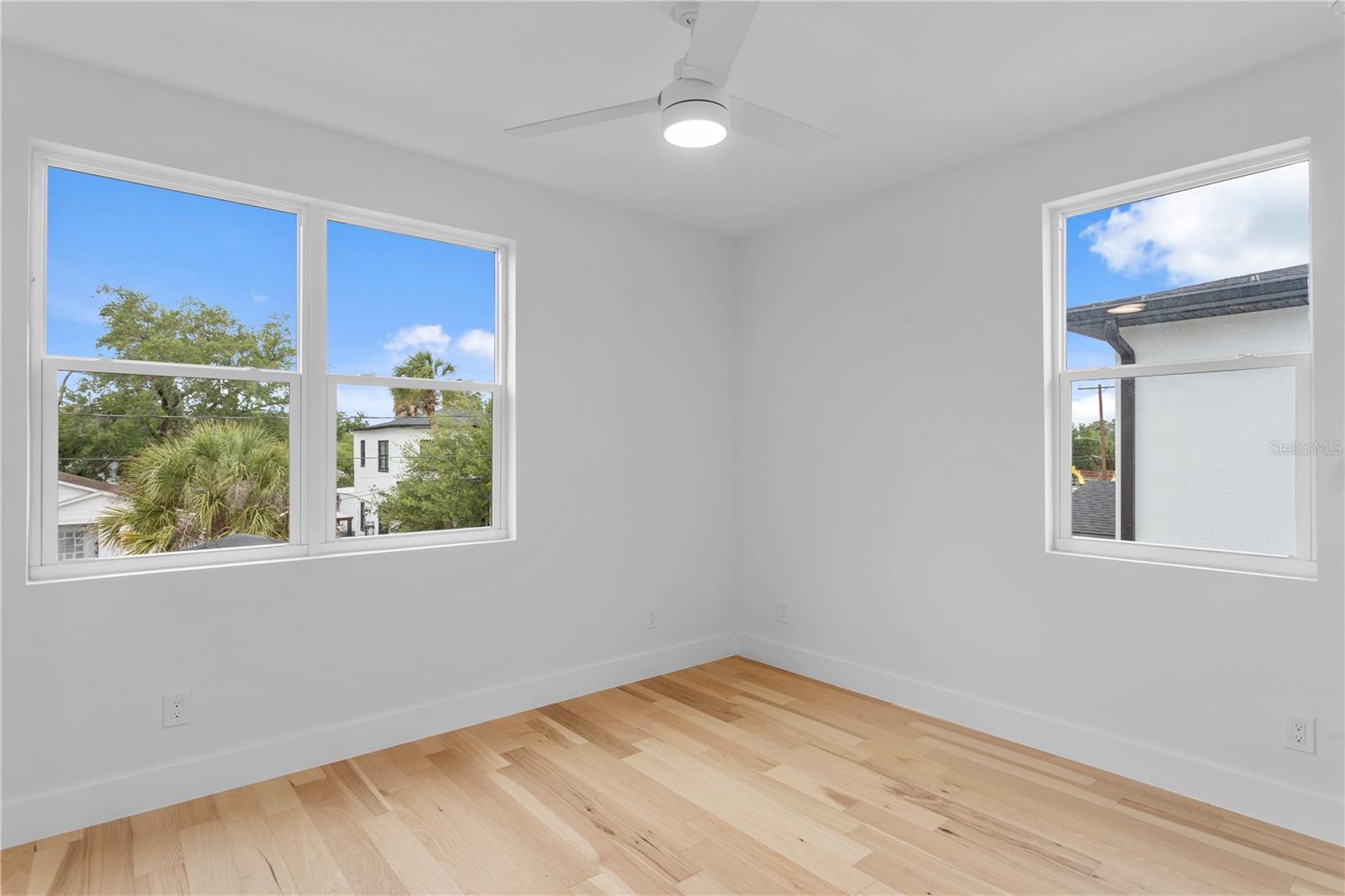 Image 32 of 48 For 6830 De Soto Street