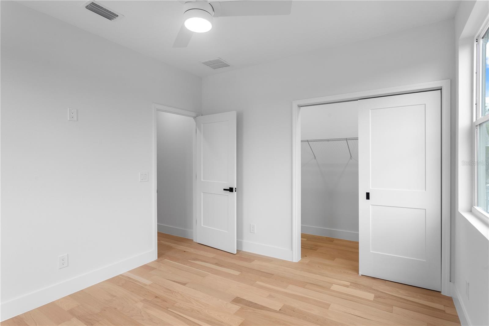 Image 33 of 48 For 6830 De Soto Street