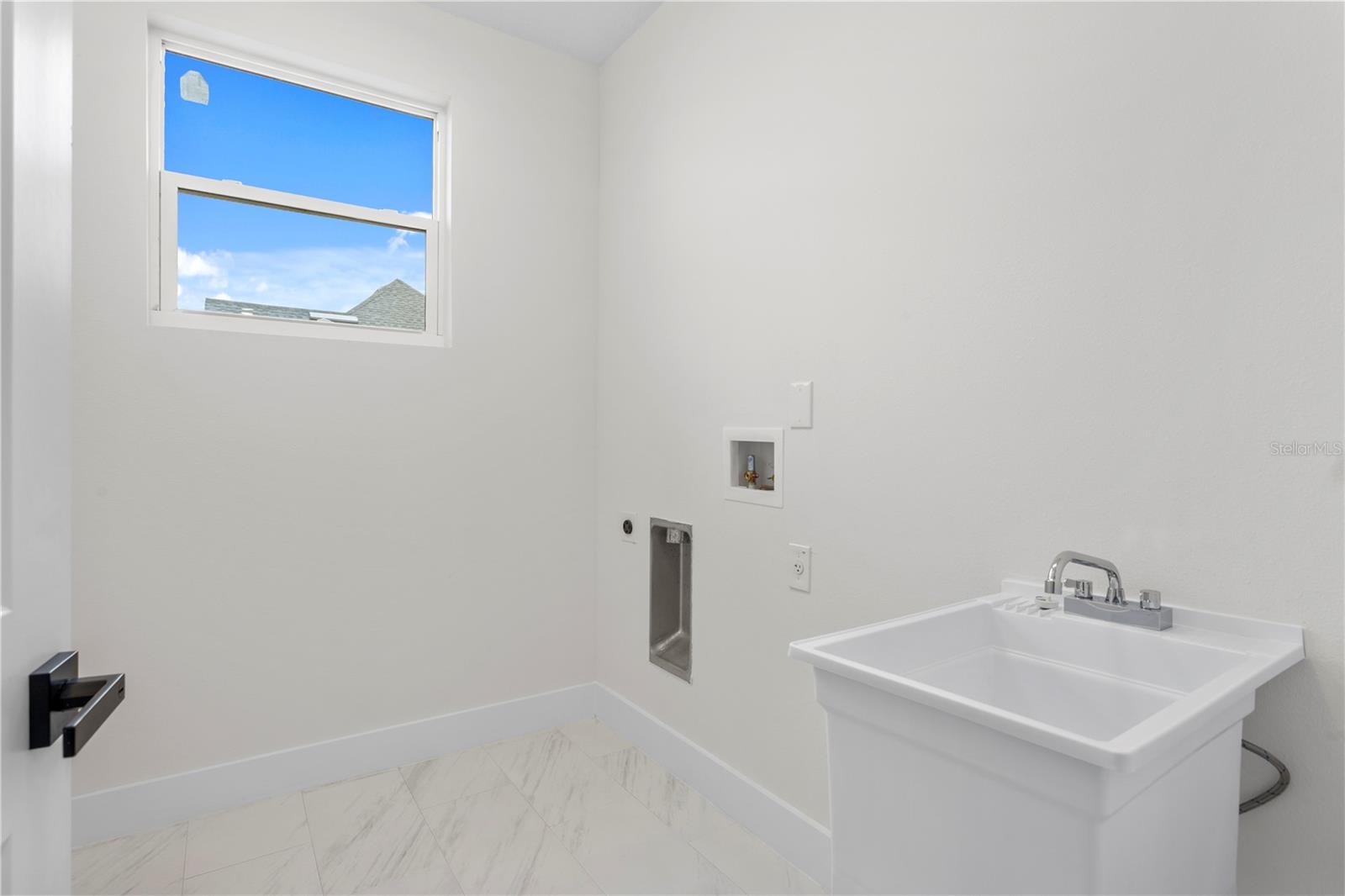 Image 43 of 48 For 6830 De Soto Street