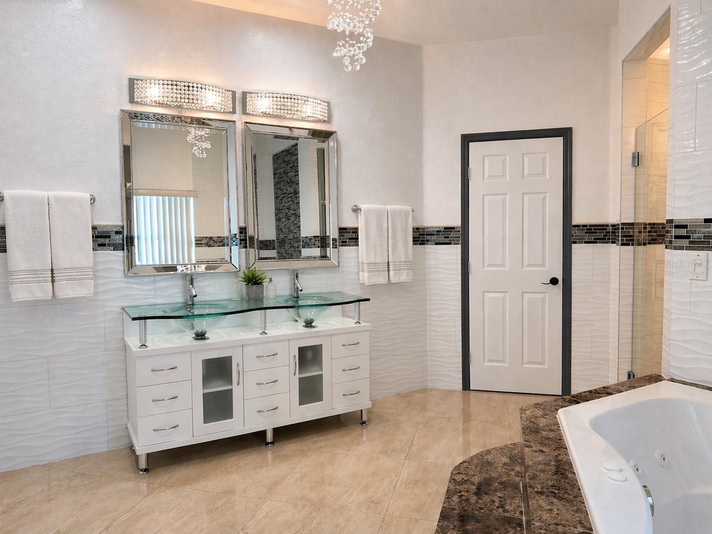 Image 17 of 34 For 5550 64th Avenue N