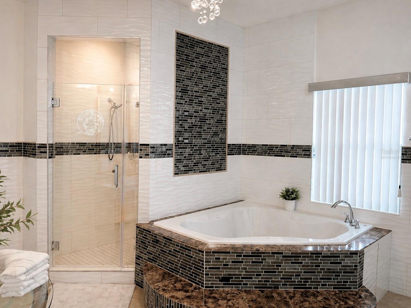 Image 18 of 34 For 5550 64th Avenue N