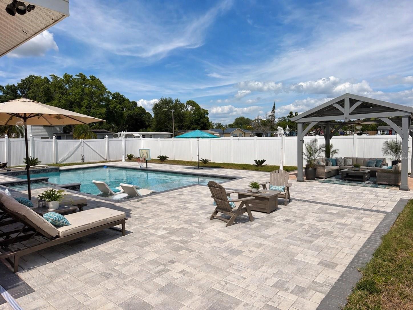 Image 5 of 34 For 5550 64th Avenue N