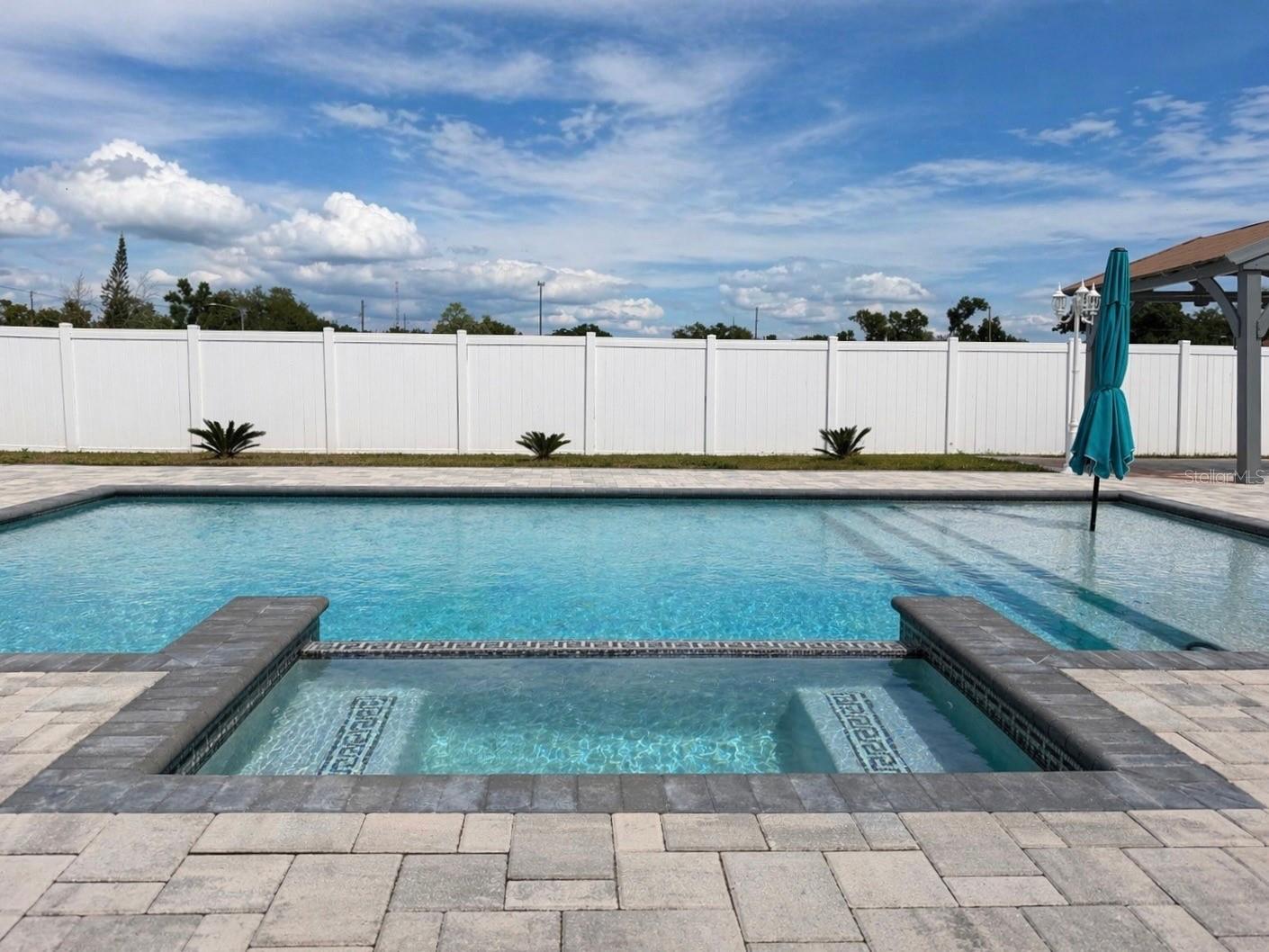 Image 7 of 34 For 5550 64th Avenue N