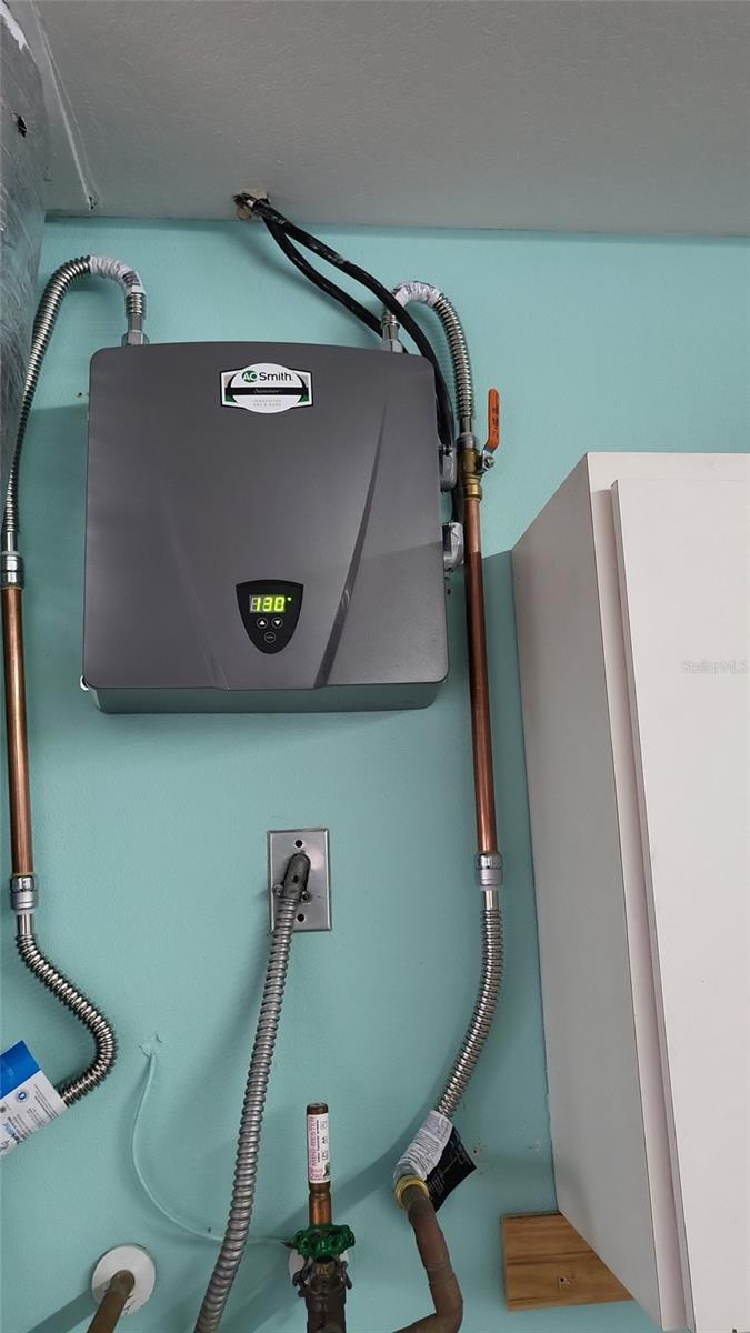 Image 5 of 6 For 8780 Derby Oaks Drive