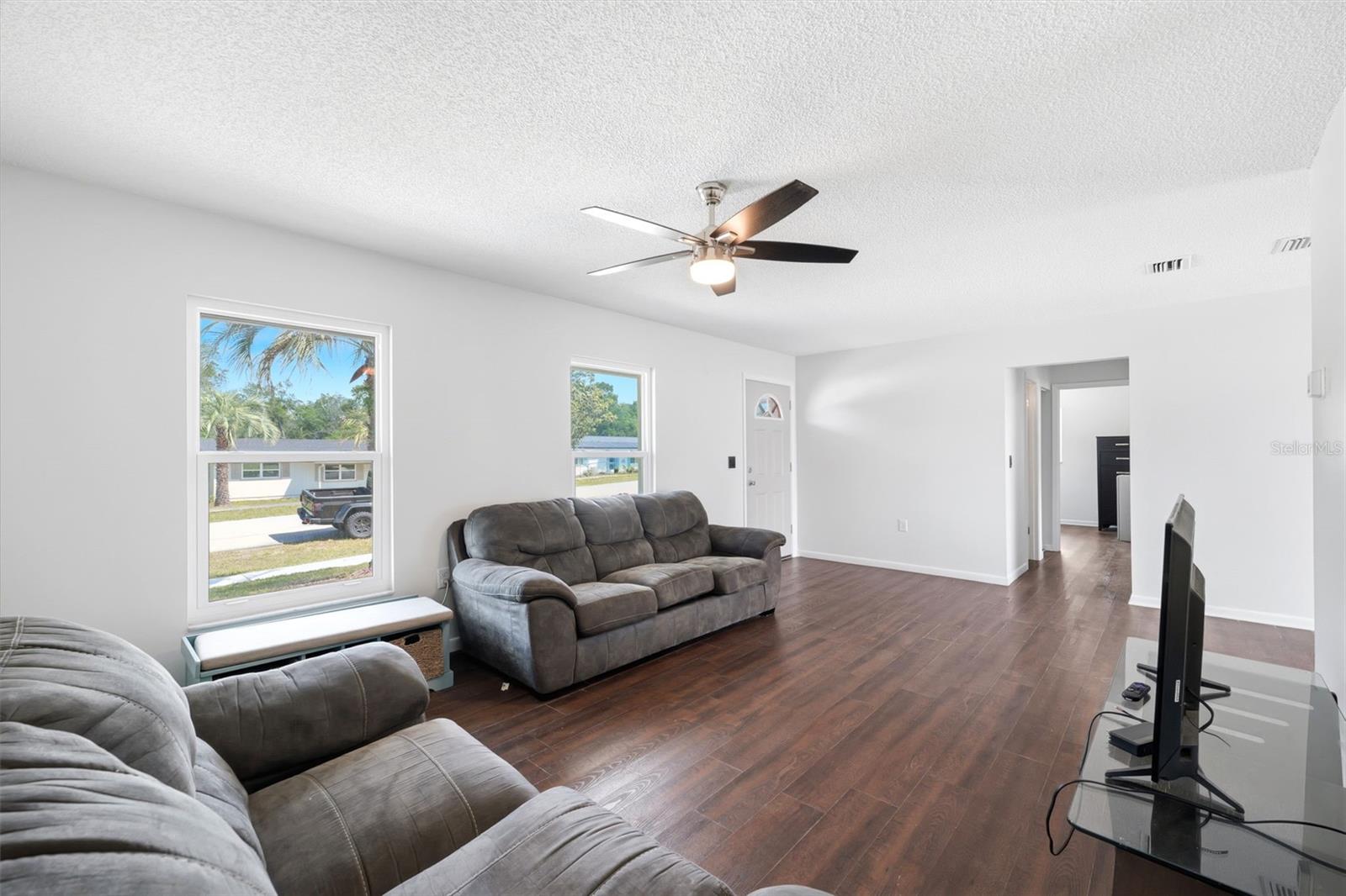Image 7 of 22 For 2164 Devon Drive