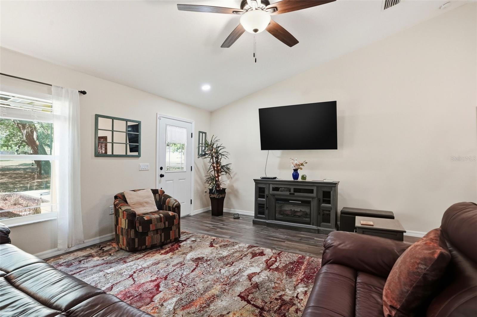 Image 12 of 96 For 14056 Tayco Drive