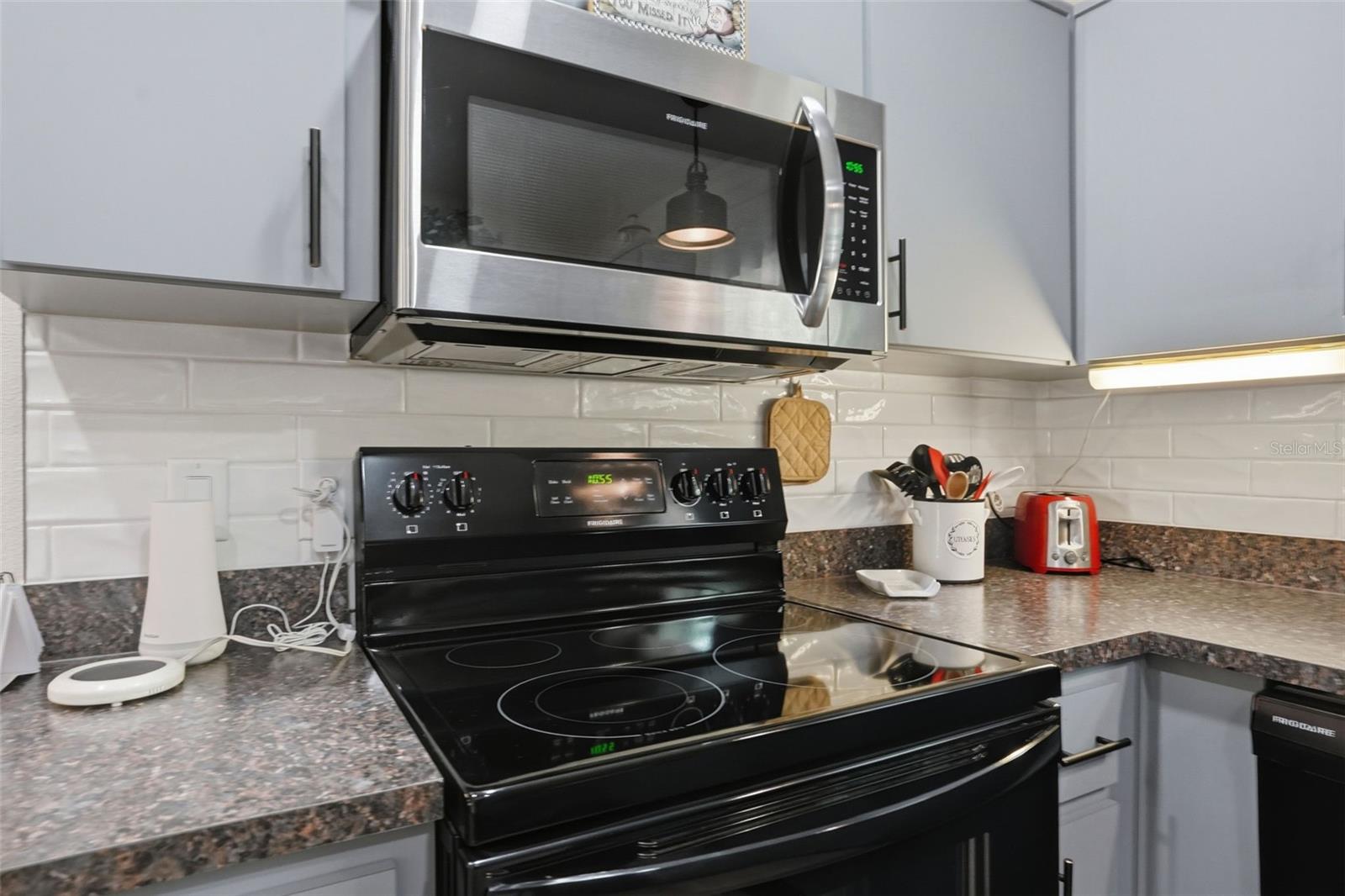 Image 19 of 96 For 14056 Tayco Drive