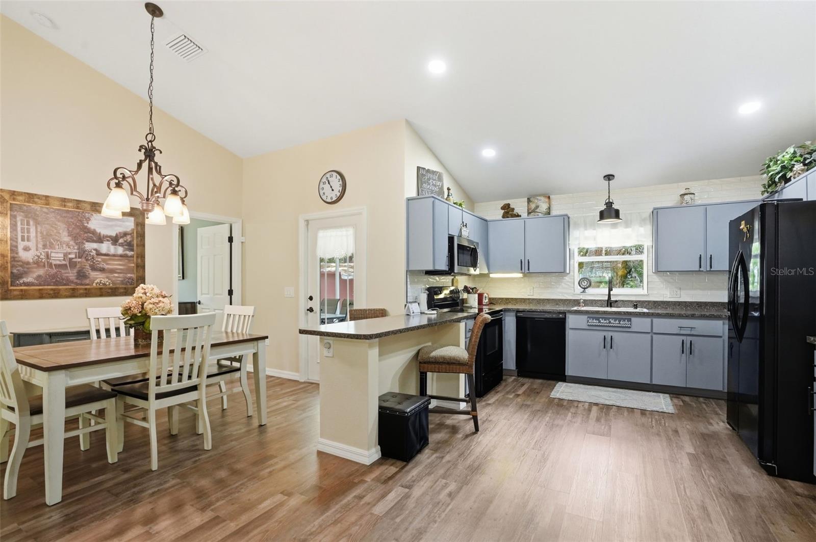 Image 21 of 96 For 14056 Tayco Drive