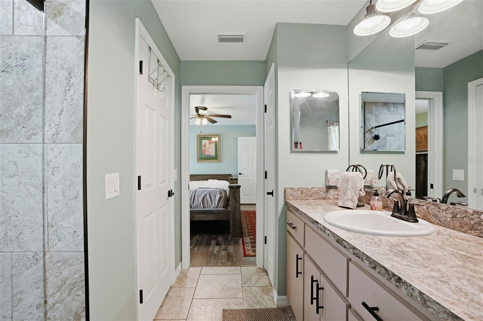 Image 32 of 96 For 14056 Tayco Drive