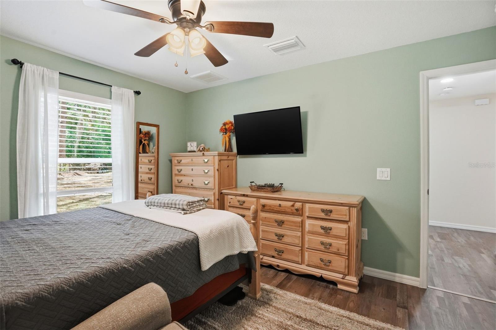 Image 41 of 96 For 14056 Tayco Drive