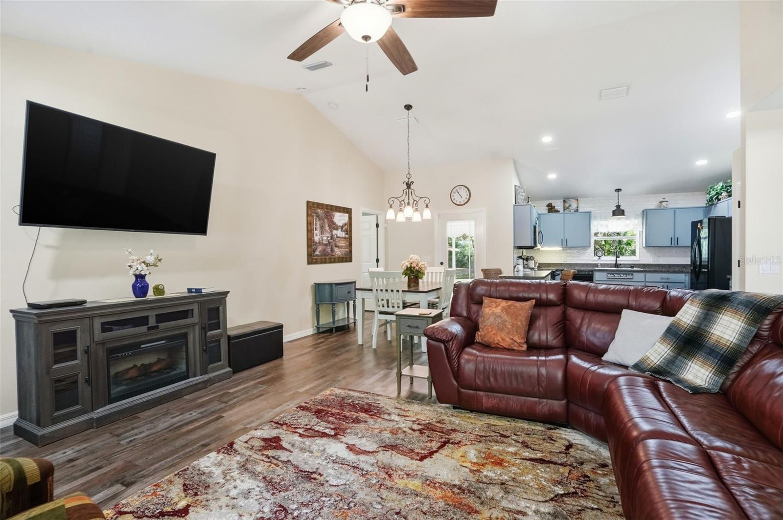 Image 8 of 96 For 14056 Tayco Drive