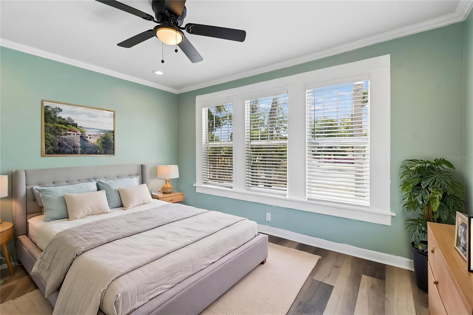 Image 12 of 66 For 4105 18th Avenue S