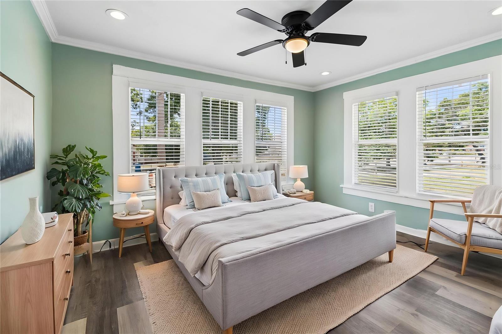 Image 14 of 66 For 4105 18th Avenue S