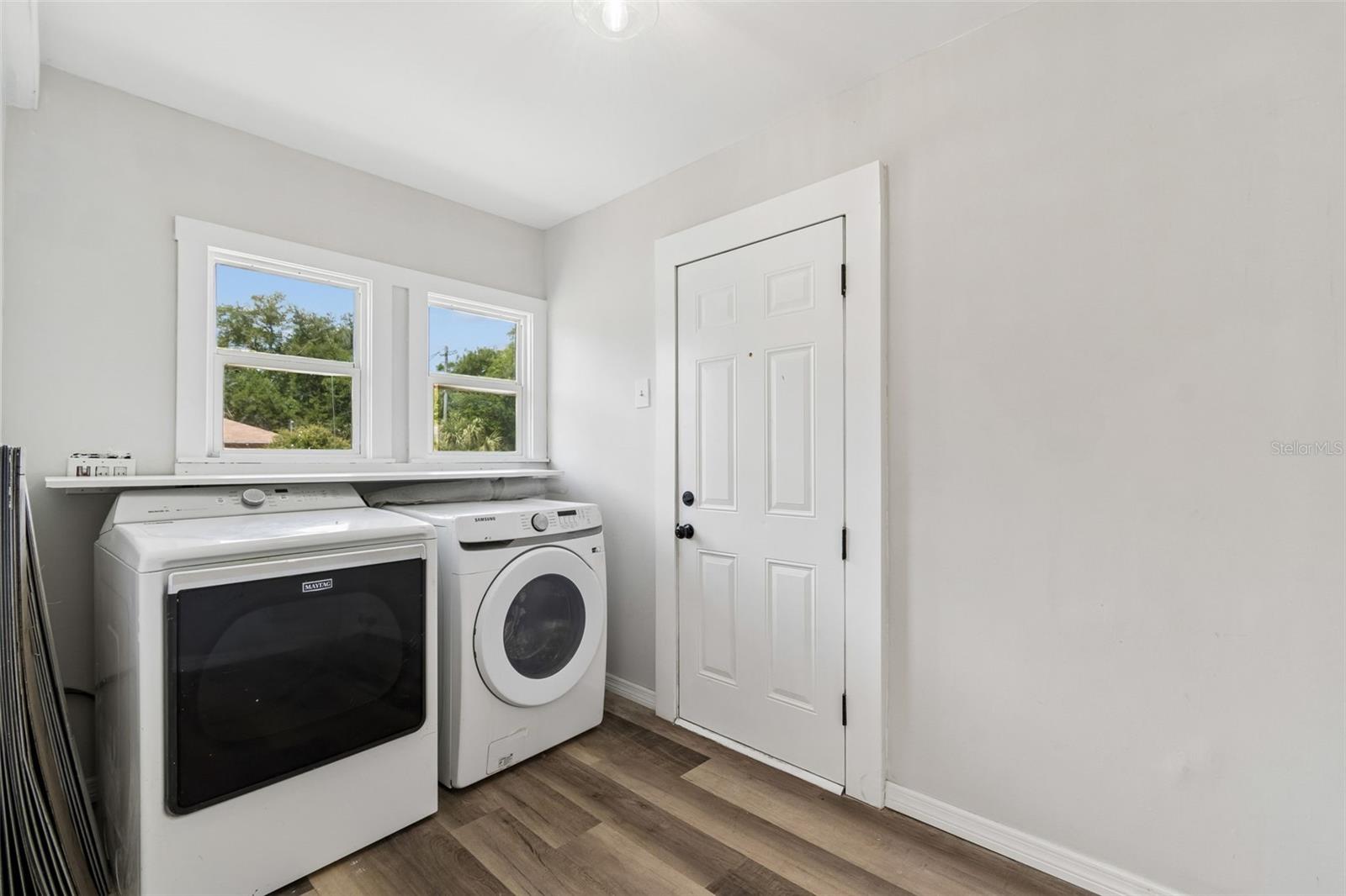 Image 18 of 66 For 4105 18th Avenue S