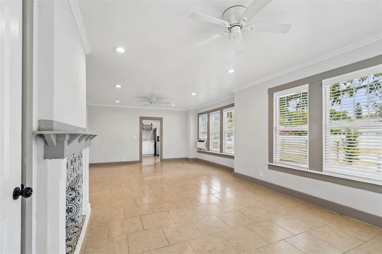 Image 21 of 66 For 4105 18th Avenue S