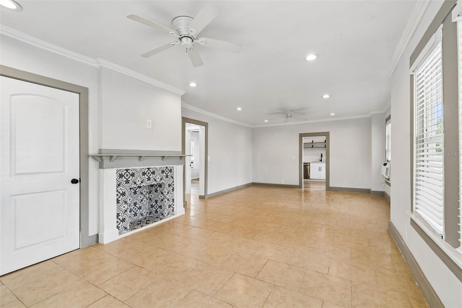 Image 23 of 66 For 4105 18th Avenue S