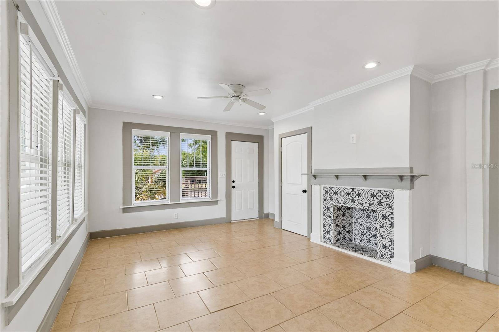 Image 24 of 66 For 4105 18th Avenue S