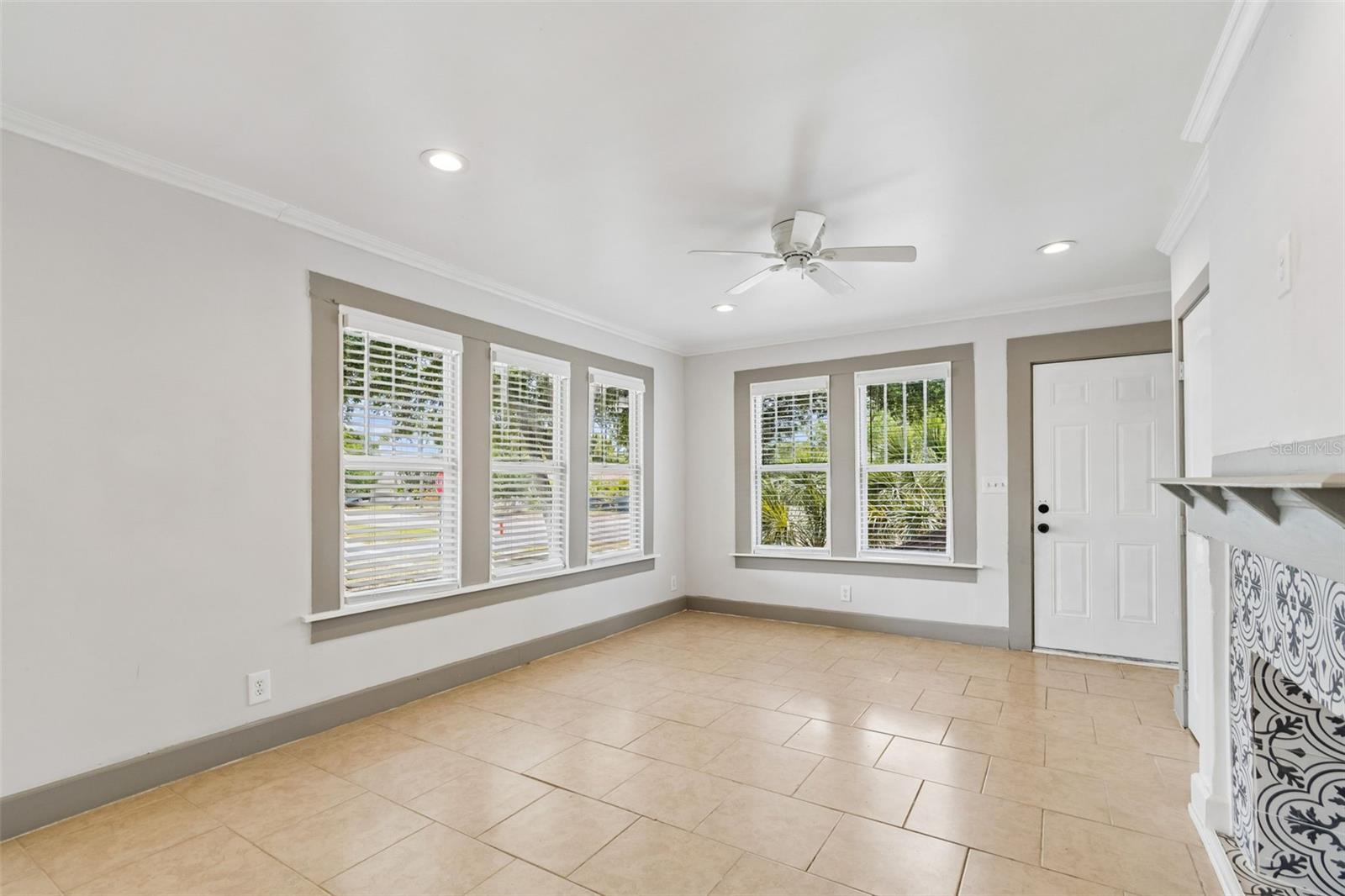 Image 26 of 66 For 4105 18th Avenue S