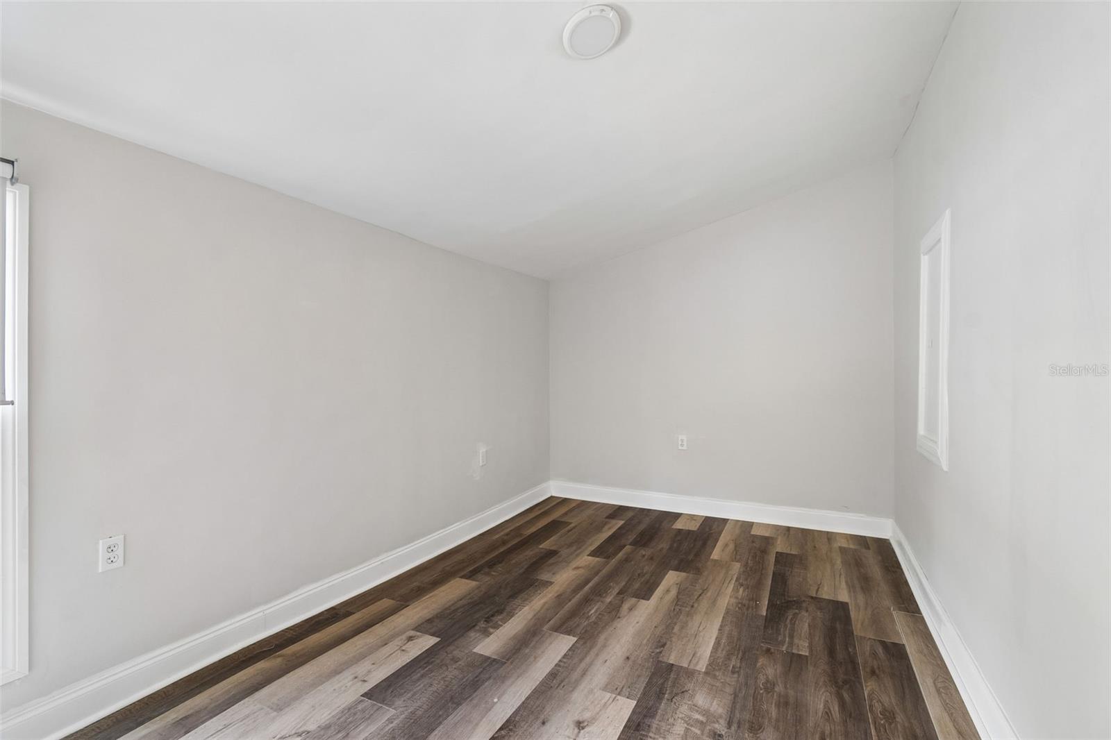 Image 34 of 66 For 4105 18th Avenue S