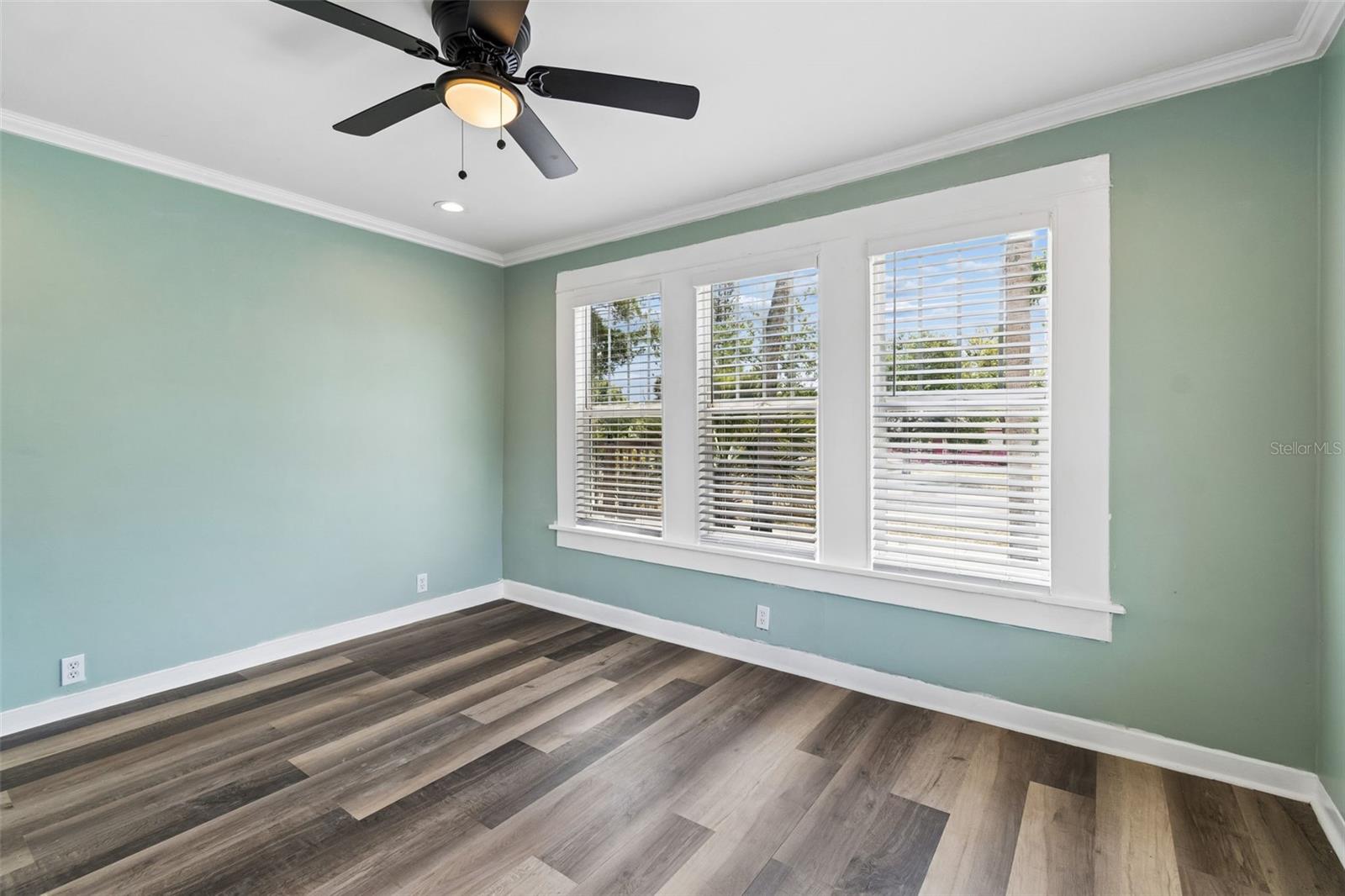 Image 42 of 66 For 4105 18th Avenue S