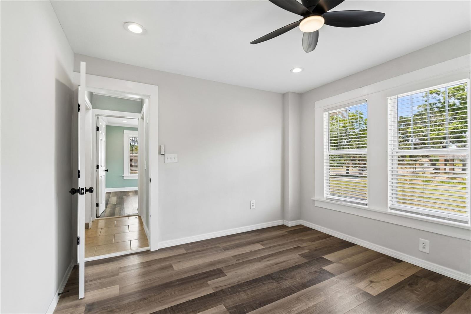 Image 45 of 66 For 4105 18th Avenue S