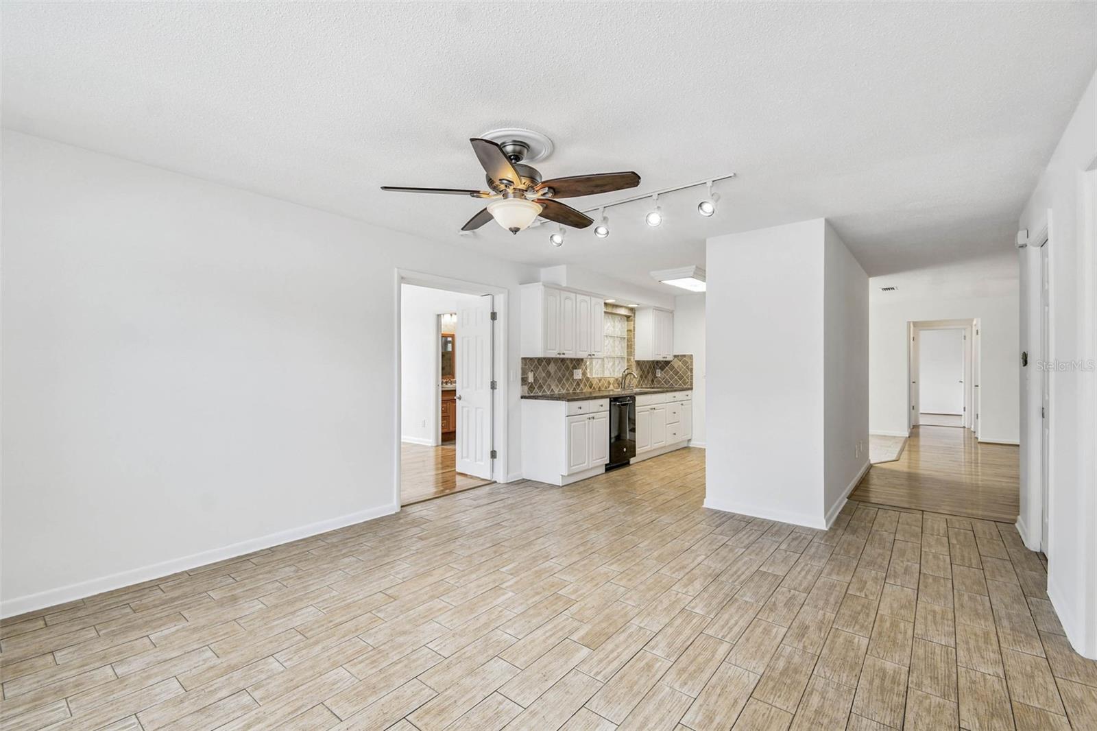 Image 10 of 31 For 10931 Hammock Drive