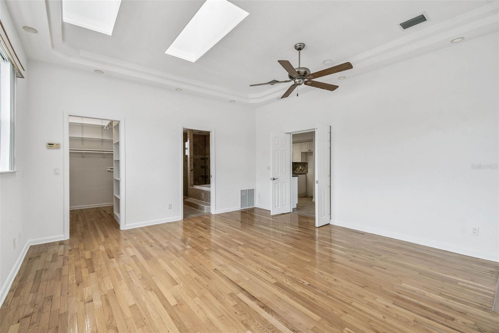 Image 12 of 31 For 10931 Hammock Drive