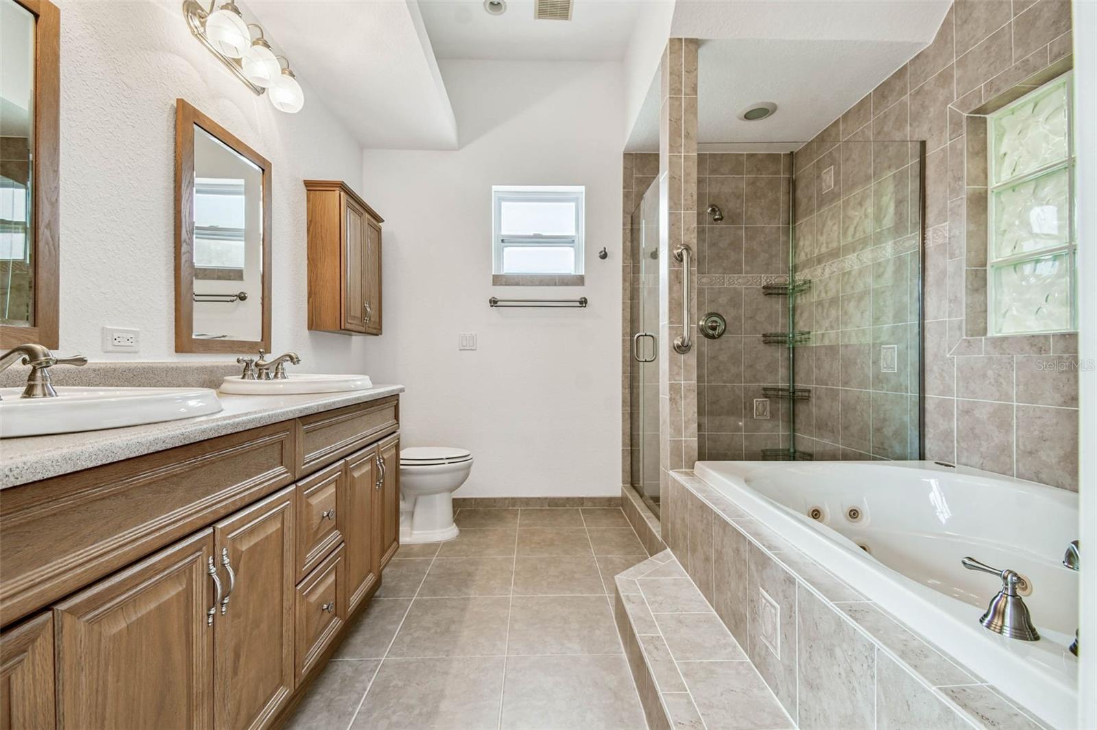 Image 15 of 31 For 10931 Hammock Drive