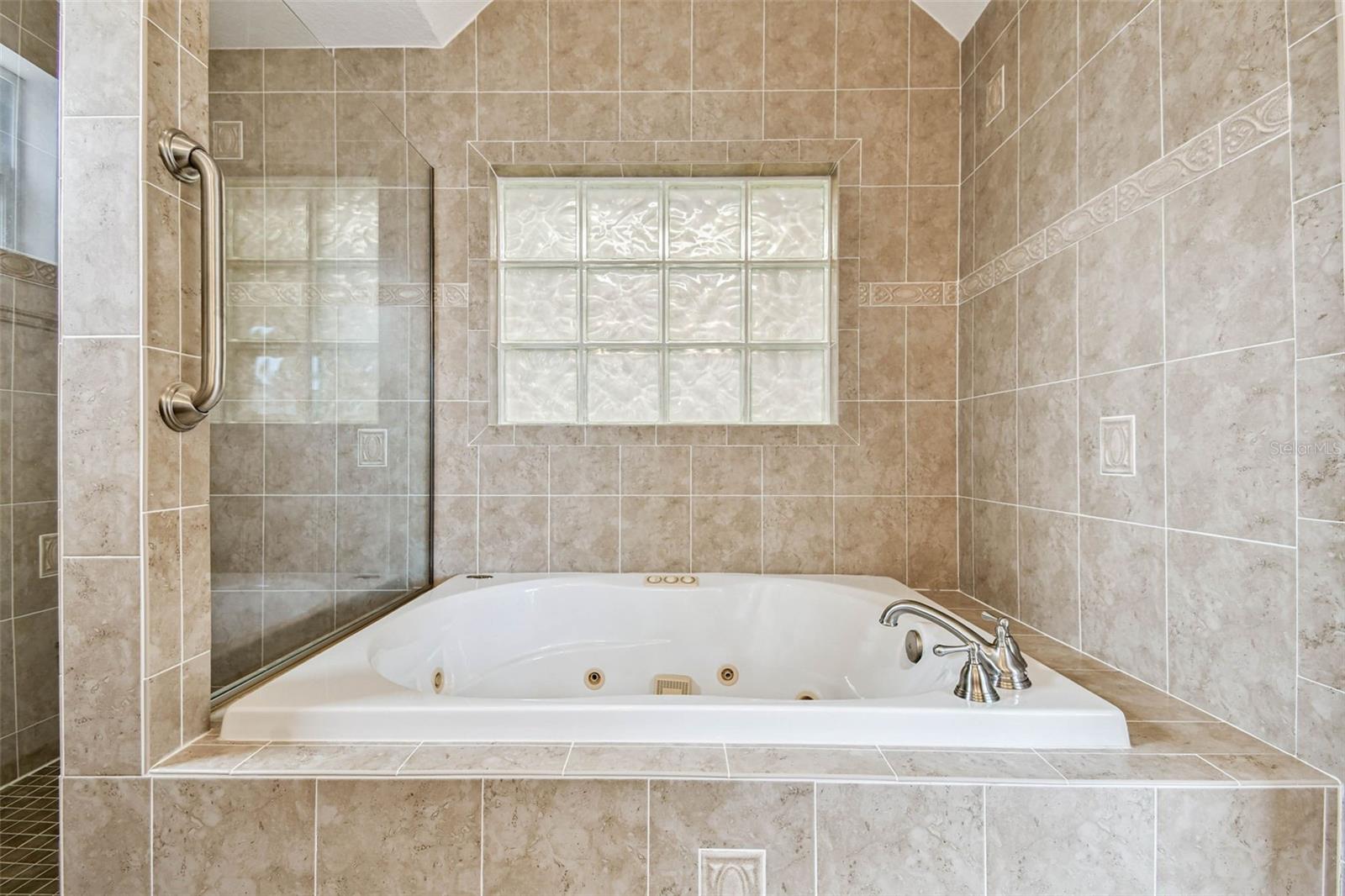 Image 17 of 31 For 10931 Hammock Drive