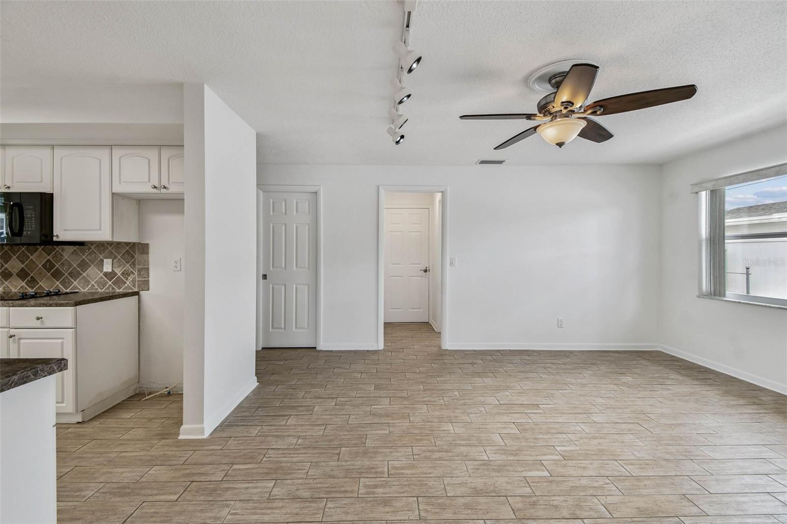 Image 26 of 31 For 10931 Hammock Drive