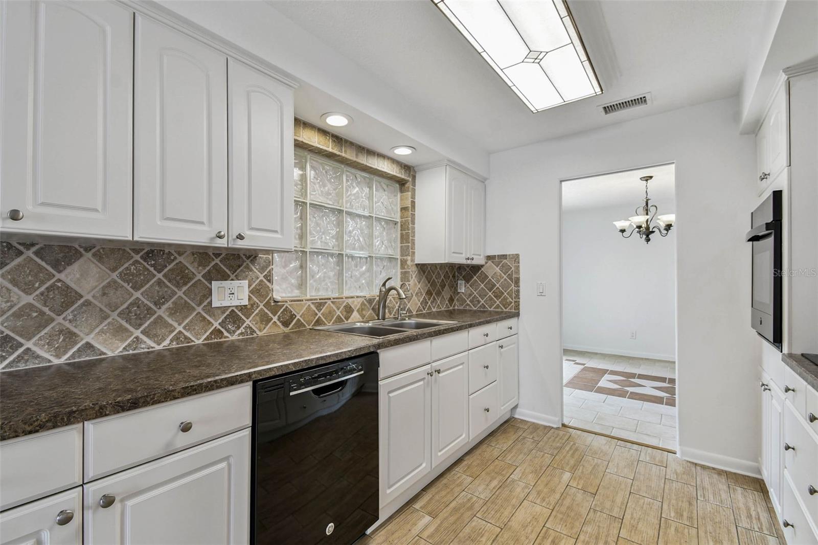 Image 6 of 31 For 10931 Hammock Drive