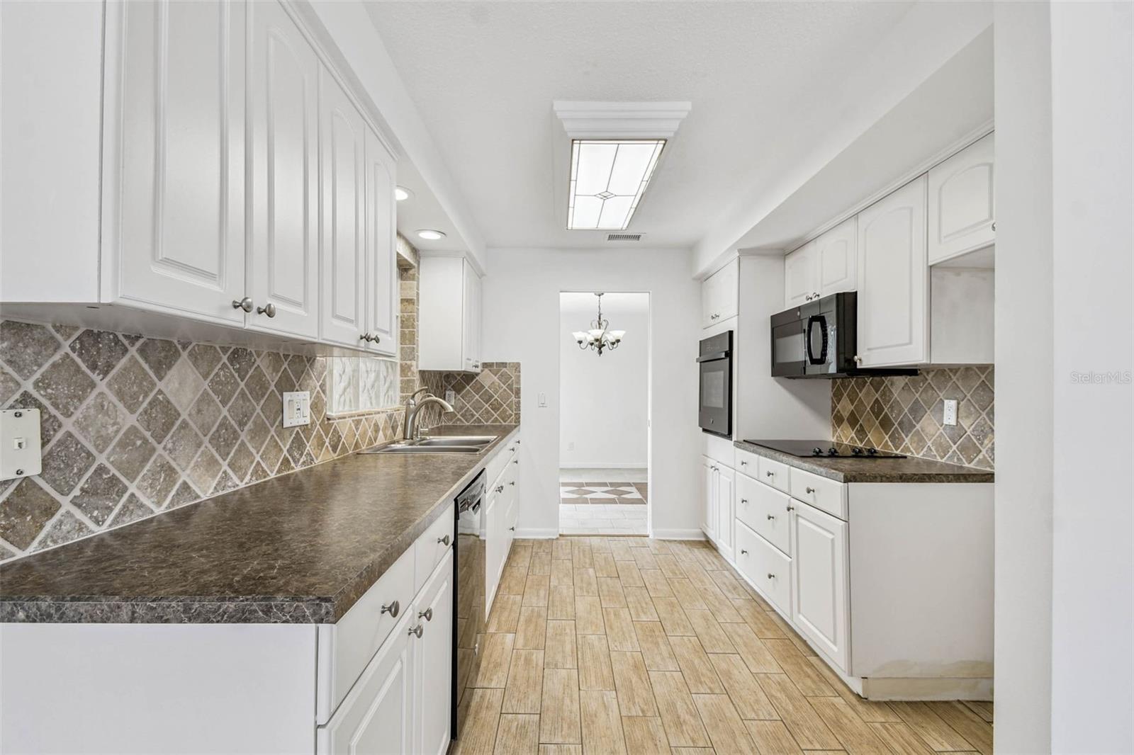 Image 7 of 31 For 10931 Hammock Drive